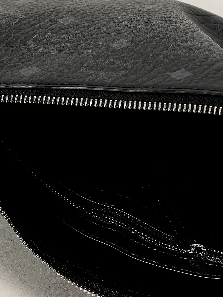 MCM | Nombre del producto: Neceser AREN IN VISETOS
Marca: MCM
Color: negro
Categorías: Moda, Mujer

Estampado: Logo
Estilo: Tendencia | Negro