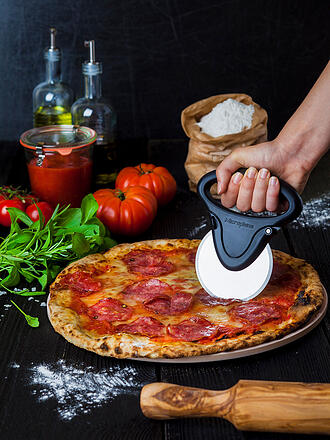 MICROPLANE | Cortador de pizza negro