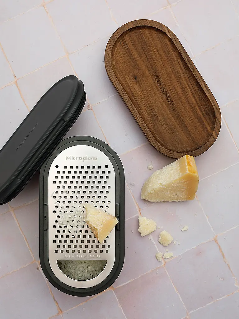 MICROPLANE | Rallador manual con recipiente de recogida Antracita / Nogal | Gris