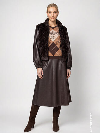 MONARI | Chaqueta con efecto de piel