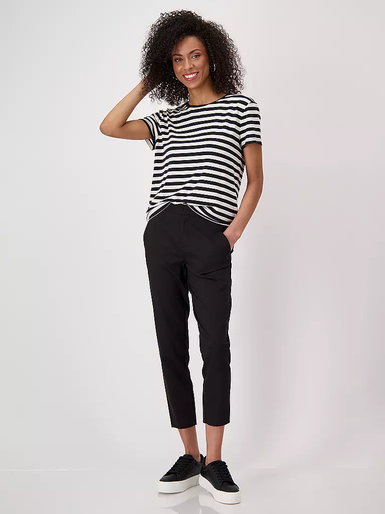 MONARI | Camiseta | Negro