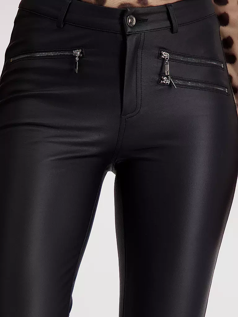 MONARI | Hose in Lederoptik  | Negro