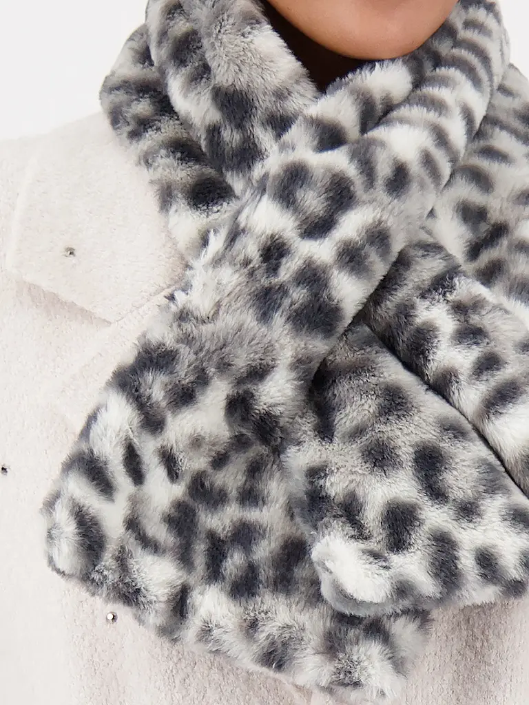 MONARI | Nombre del producto: Bufanda con aspecto de piel
Marca: MONARI
Color: gris claro
Categorías: Moda, Mujer

Material: Poliéster / Poliamida, Piel sintética
Estampado: Estampado completo, Animal
Estilo: Glamour
Detalles: Aberturas laterales | Gris claro