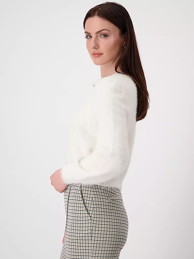 MONARI | Nombre del producto: Chaqueta
Marca: MONARI
Color: crema
Categorías: Moda, Mujer
Etiquetas: Tallas grandes

Longitud de la manga: Manga larga
Escote: Cuello redondo
Material: Poliacrílico / Acrílico, Punto
Estampado: Liso
Estilo: Glamour | Crema