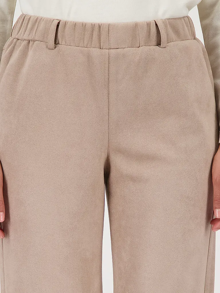 MONARI | Pantalón con aspecto de cuero |