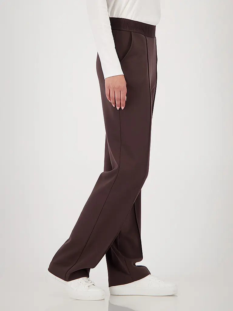 MONARI | Producto: Hose Flared Fit
Marca: MONARI
Color: marrón
Categorías: Moda,Damen

Material: Poliéster / Poliamida,Viscosa ,Stretch
Diseño: Unicolor
Estilo: Glamour
Altura de la cintura: Mid Waist | 