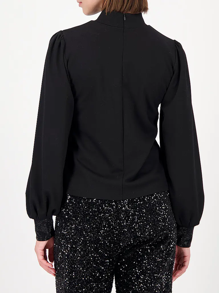 MONARI | Produktname: Camiseta de manga larga
Marke: MONARI
Farbe: negro
Kategorien: Moda, Mujer
Ärmellänge: Manga larga
Material: Jersey, Poliéster / Poliamida, Viscosa, Elástico
Kragenform: Cuello alto
Musterung: Liso
Passform (Oberbekleidung): Regular
Stil |