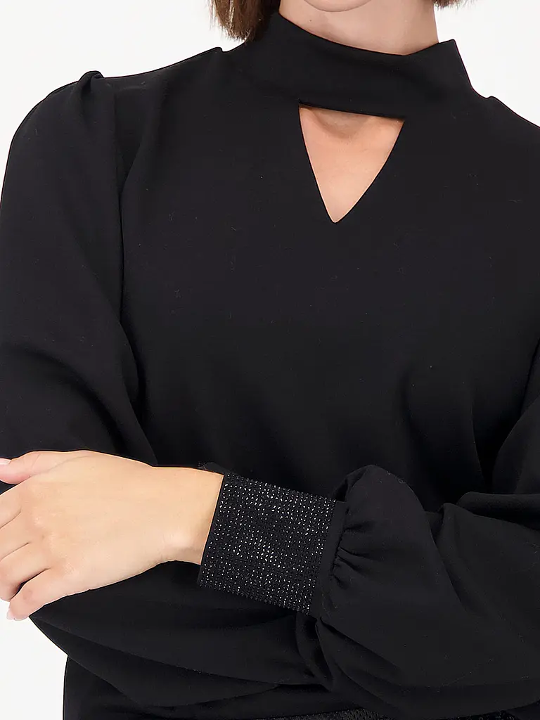 MONARI | Produktname: Camiseta de manga larga
Marke: MONARI
Farbe: negro
Kategorien: Moda, Mujer
Ärmellänge: Manga larga
Material: Jersey, Poliéster / Poliamida, Viscosa, Elástico
Kragenform: Cuello alto
Musterung: Liso
Passform (Oberbekleidung): Regular
Stil |