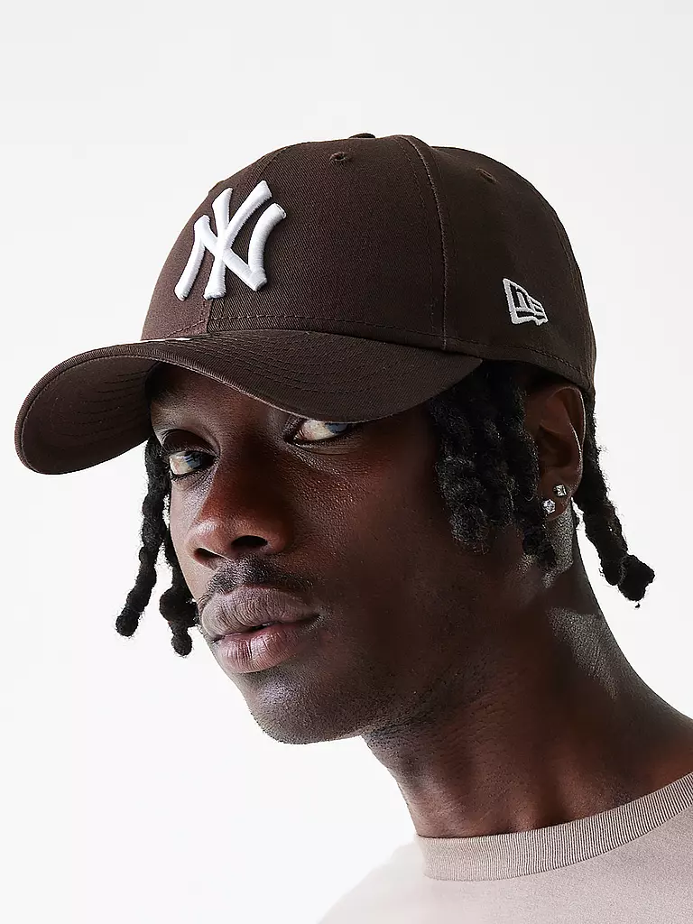 NEW ERA | Gorra LEAGUE ESSENTIAL 9FORTY NY | Marrón
