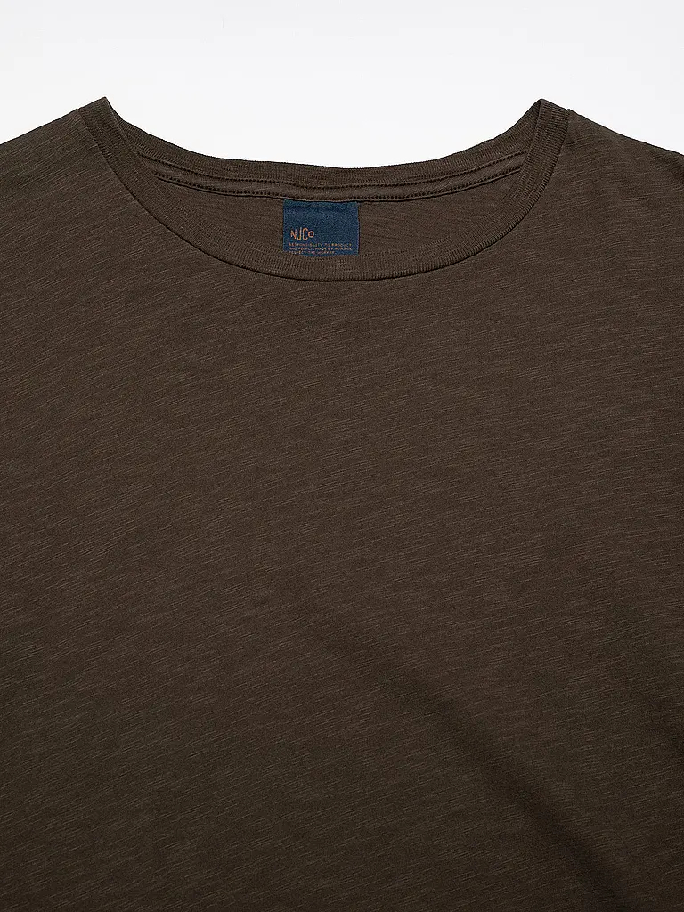 NUDIE JEANS | Camiseta ROFFE | Marrón