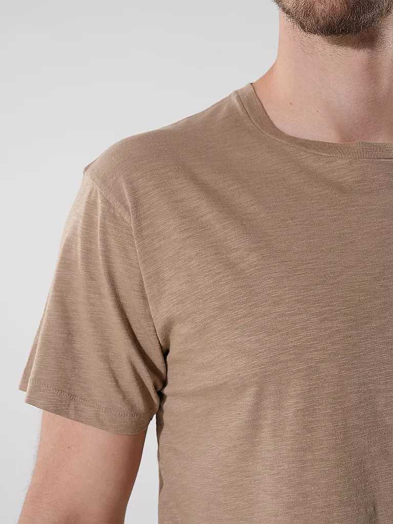 NUDIE JEANS | Camiseta ROFFE | Beige