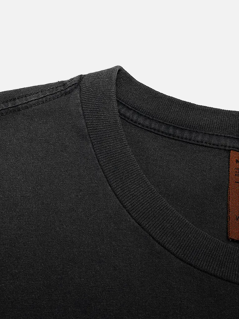 NUDIE JEANS | Camiseta ROY HIDDEN TRACKS | Gris