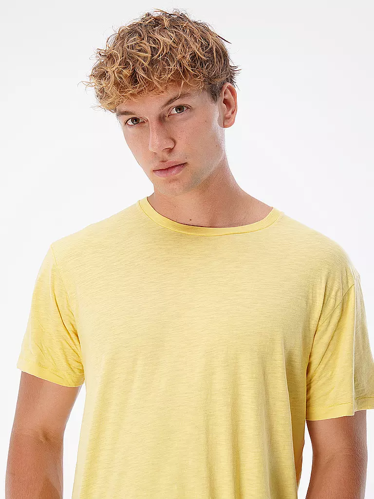 NUDIE JEANS | T-Shirt ROFFE | Amarillo