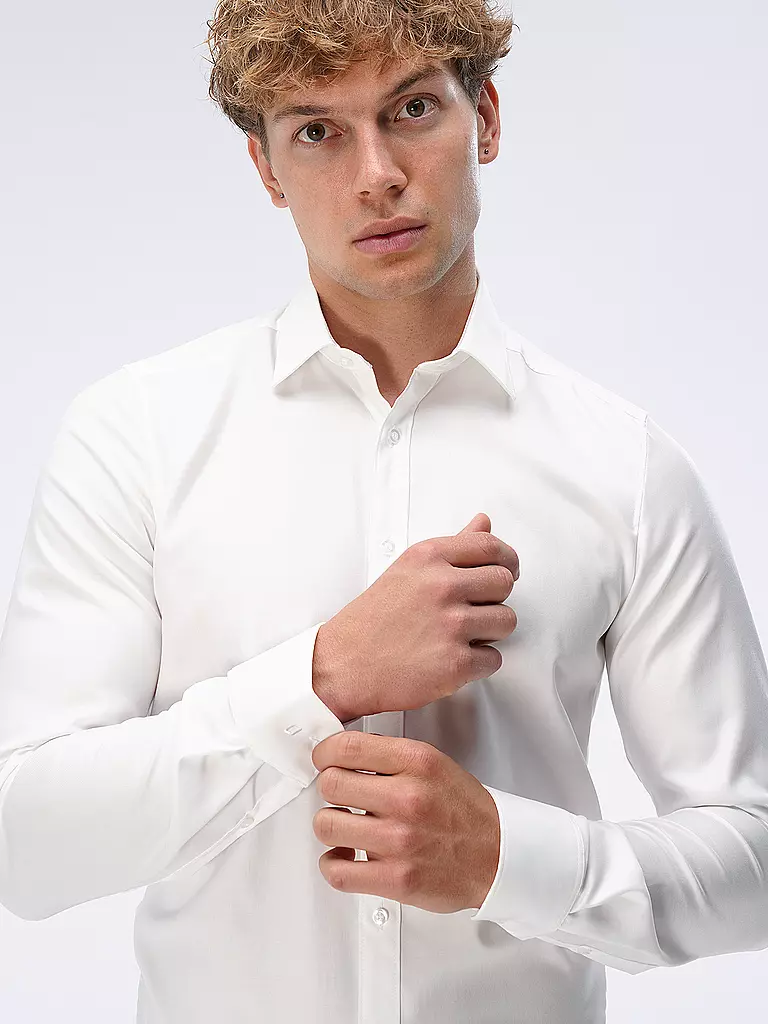 OLYMP LEVEL FIVE | Camisa Body Fit de Manga Extralarga | Crema