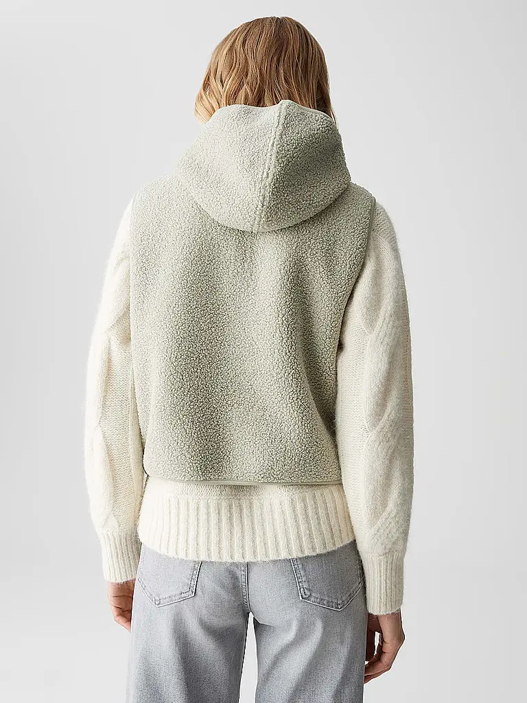 OPUS | Cape - Poncho AKAPU |