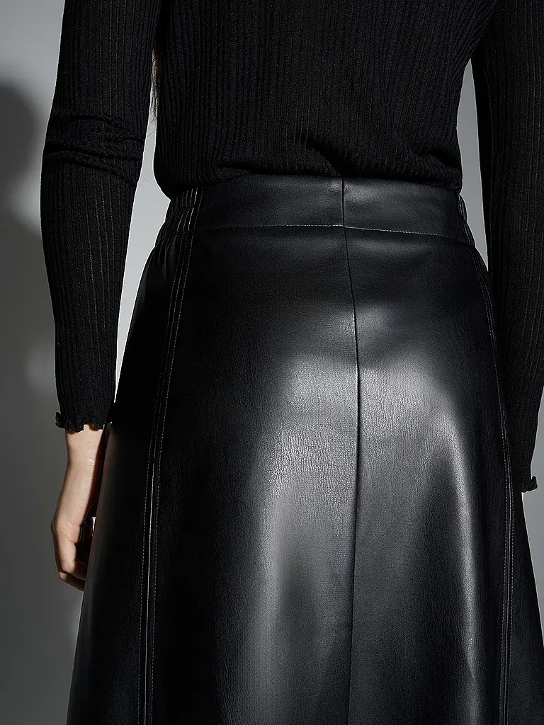 OPUS | Falda de efecto cuero ROGA | Negro