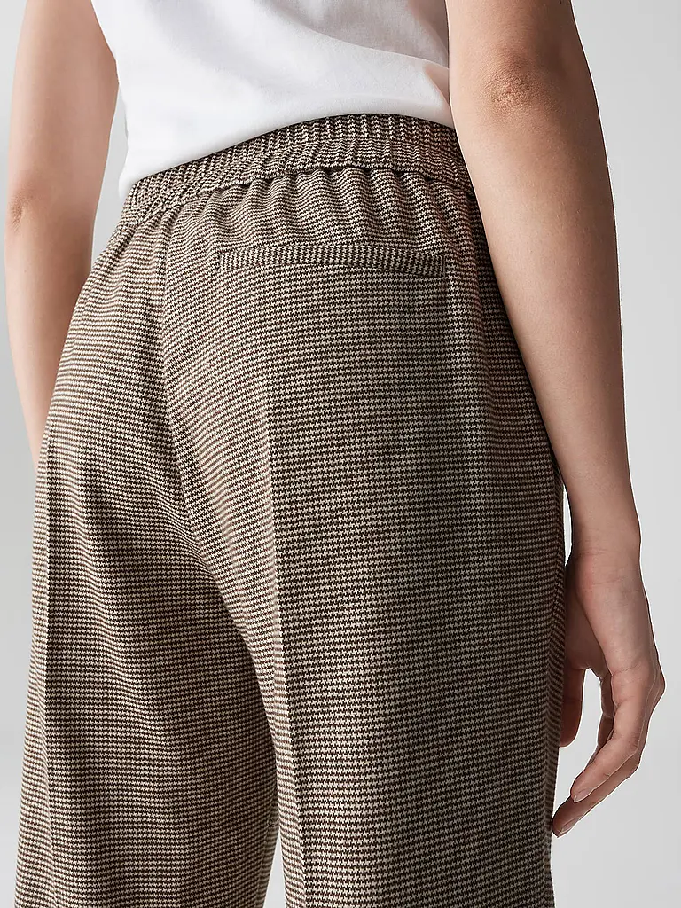 OPUS | Pantalón Jogging Fit MAIKITO PEPITA | Marrón claro