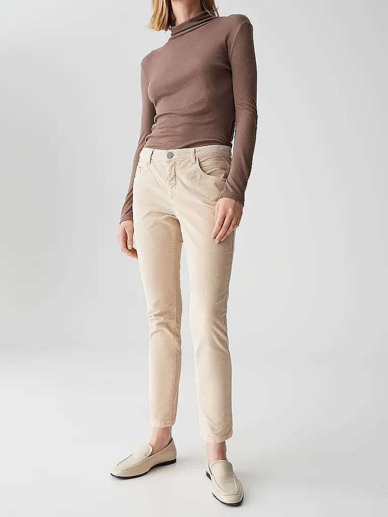OPUS | Produktname: Hose ELMA COZY
Marke: OPUS
Farbe: beige
Kategorien: Mode,Damen
Material: Baumwolle,Stretch
Musterung: Unifarben
Länge (Hosen/Jeans): Normale Länge
Stil: Pure
Bundhöhe: Mid Waist
Details: Eingrifftaschen |