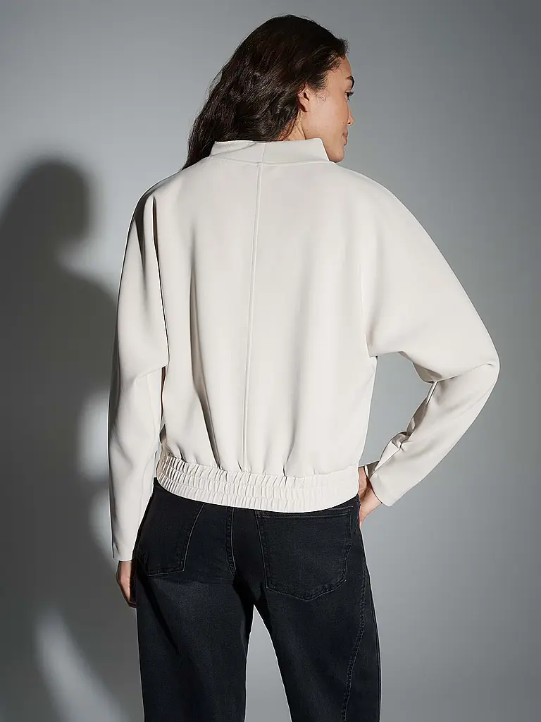 OPUS | Produktname: Sweater GULITTA
Marke: OPUS
Farbe: beige
Kategorien: Mode,Damen
Ärmellänge: Langarm
Material: Sweat,Modal,Polyester / Polyamid,Stretch
Kragenform: Stehkragen
Musterung: Unifarben
Passform (Oberbekleidung): Locker
Stil: Pure |