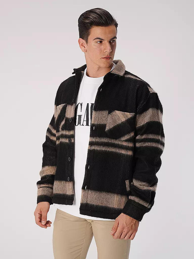 PEGADOR | Overshirt | Negro