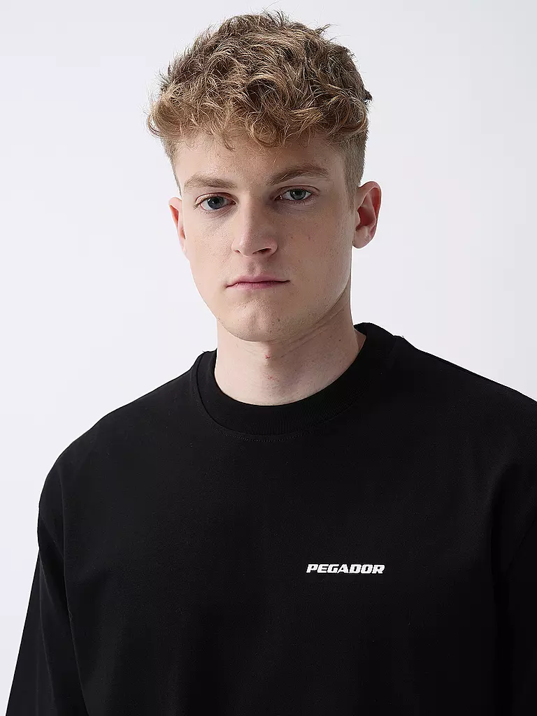 PEGADOR | T-Shirt  | Negro