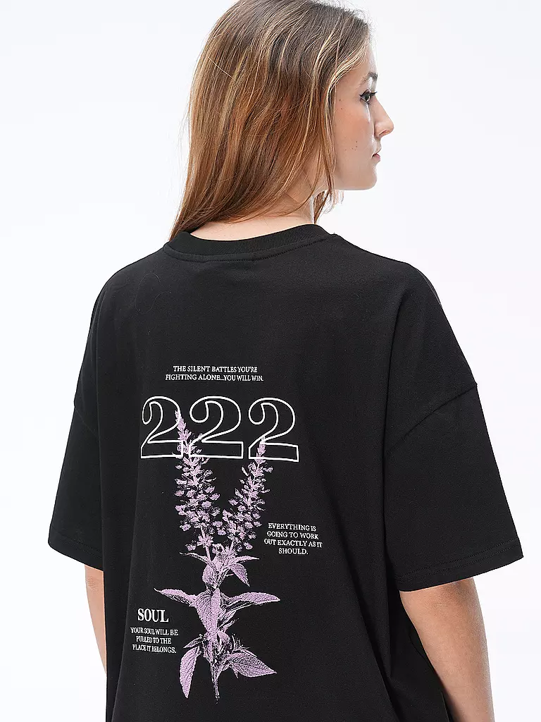 PEGADOR | T-Shirt | Negro