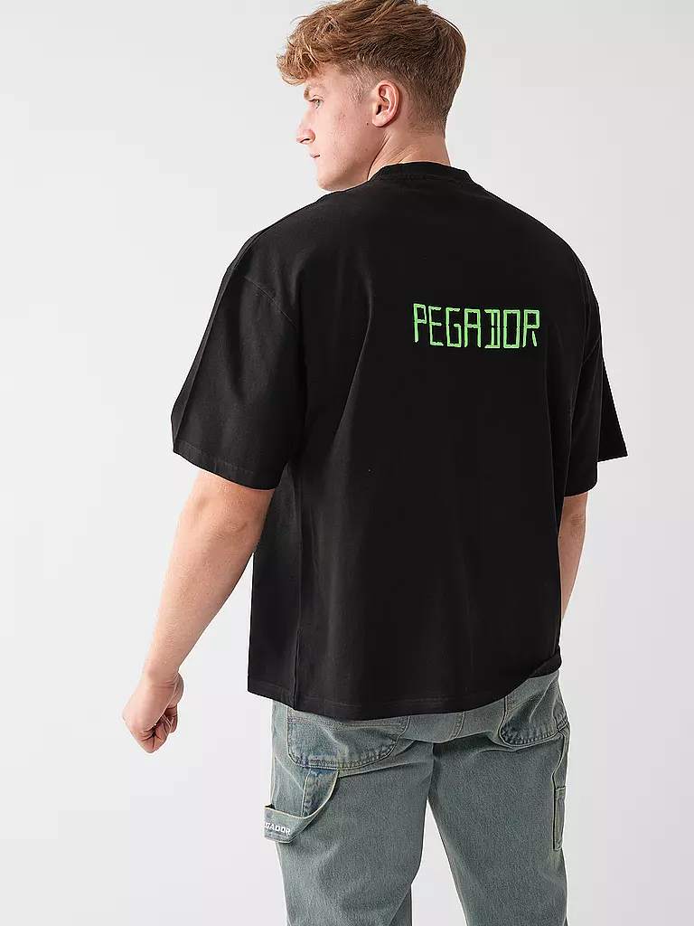 PEGADOR | T-Shirt | Negro