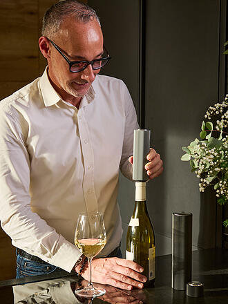 PEUGEOT | Bomba de vacío eléctrica de 14 cm con acabado de carbono