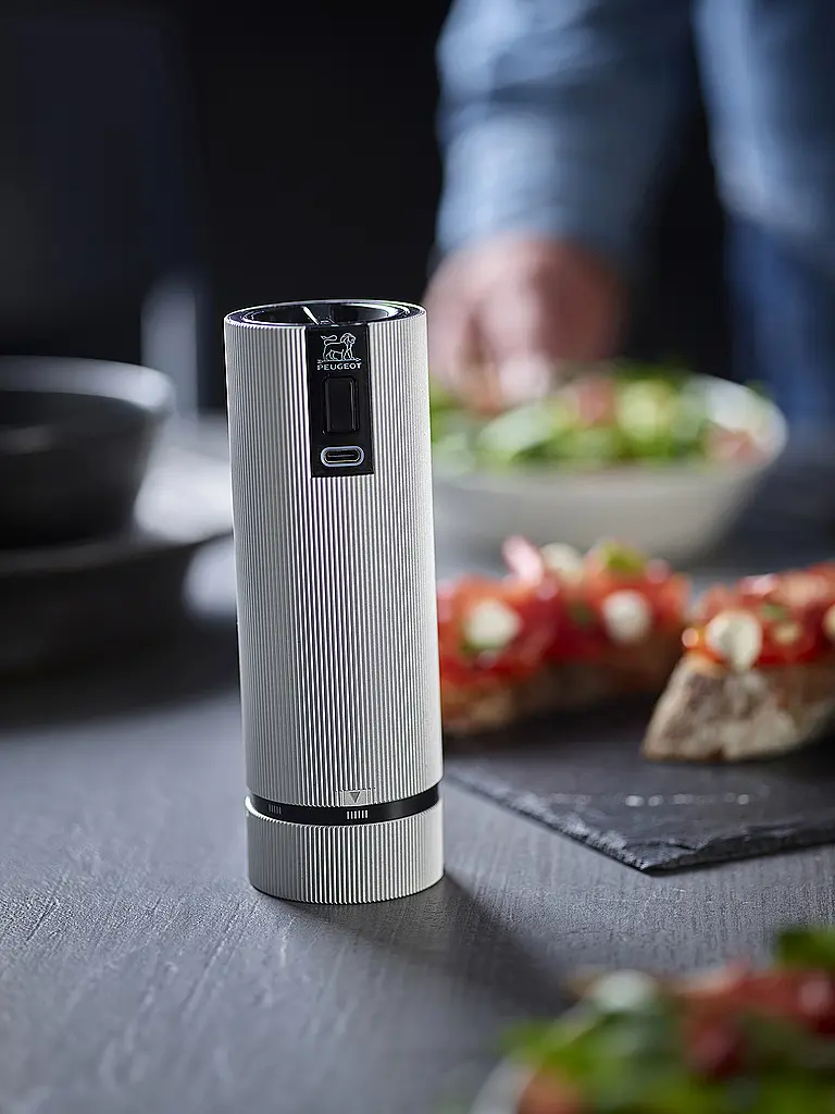PEUGEOT | Juego de molinillos eléctricos recargables de sal y pimienta de 15 cm ELECTRIC-DUO LINE Carbon Alu | Gris