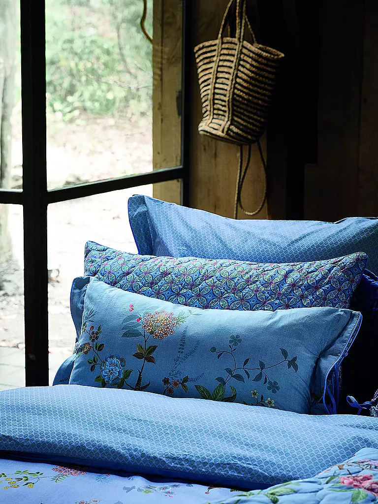 PIP STUDIO | Cojín relleno BUSTANI 35x60cm Azul | Azul claro