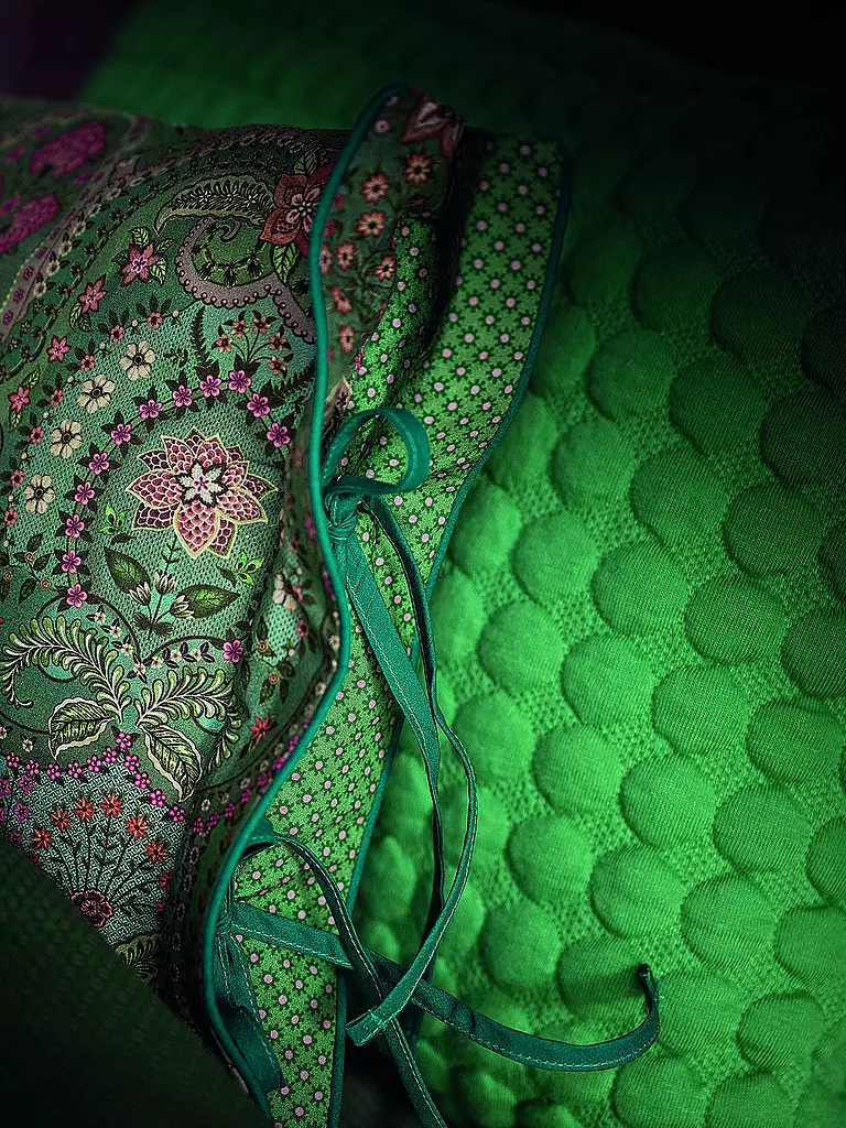 PIP STUDIO | Cojín relleno LITTLE JABALI 35x60cm Green | Verde oscuro