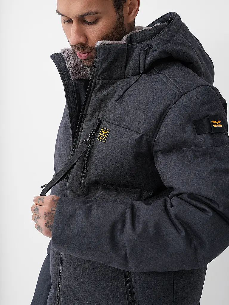 PME LEGEND | Nombre del producto: Parka YETCRAFT
Marca: PME LEGEND
Color: gris
Categorías: Moda, Hombre

Largo de manga: Manga larga
Material: Poliéster / Poliamida
Forma del cuello: Capucha, Cuello alto
Diseño: Liso
Corte (Prenda exterior): Regular
Detalles: Logo, | 