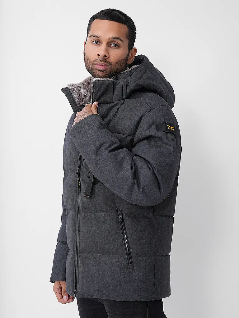 PME LEGEND | Nombre del producto: Parka YETCRAFT
Marca: PME LEGEND
Color: gris
Categorías: Moda, Hombre

Largo de manga: Manga larga
Material: Poliéster / Poliamida
Forma del cuello: Capucha, Cuello alto
Diseño: Liso
Corte (Prenda exterior): Regular
Detalles: Logo, | 