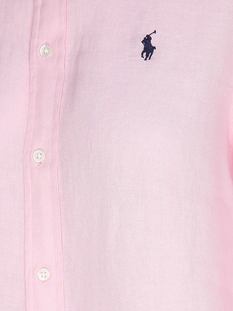 POLO RALPH LAUREN | Nombre del producto: Blusa
Marca: POLO RALPH LAUREN
Color: rosa
Categorías: Moda, Mujer

Largo de manga: Manga larga
Material: Lino
Forma del cuello: Cuello de camisa
Diseño: Liso
Corte (Prenda superior): Regular
Estilo: Casual
Detalles: Logo | 