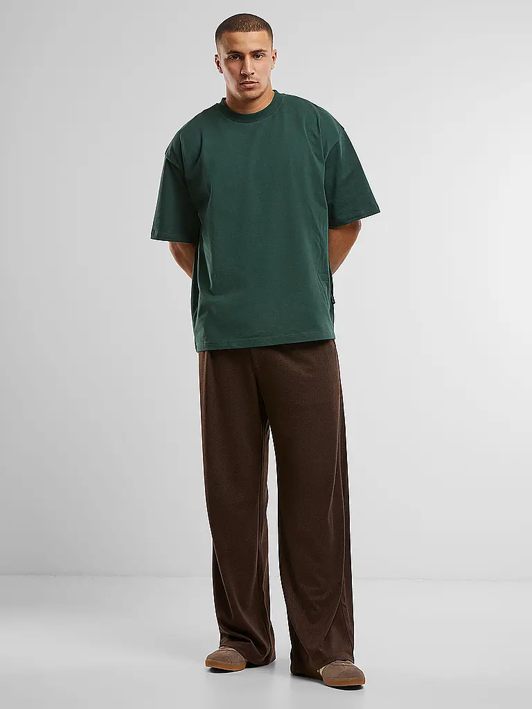 PROHIBITED | Camiseta de corte oversized | Verde oscuro