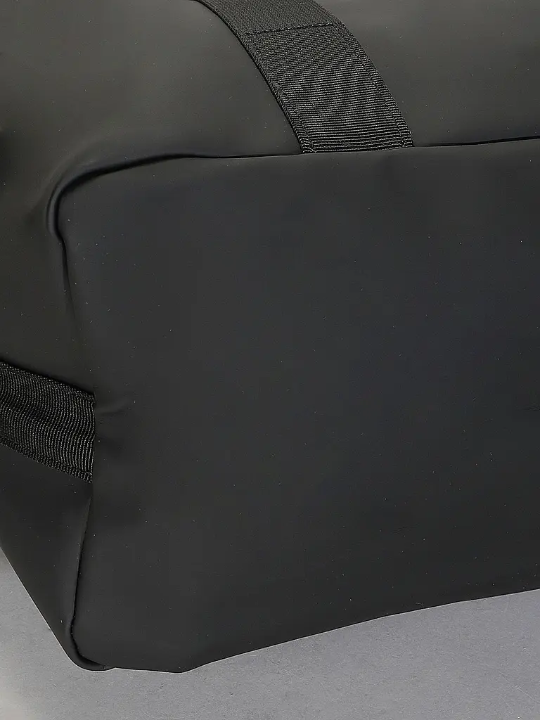 RAINS | Nombre del producto: Set de 2 piezas Weekender y neceser | 