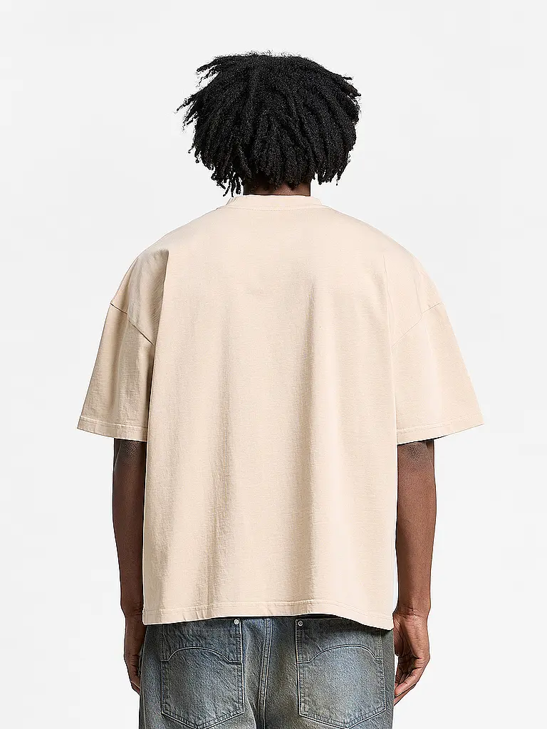 RETERNITY | Camiseta
Marca: RETERNITY
Color: beige
Categorías: Moda, Hombre
Largo de manga: Manga corta
Escote: Cuello redondo
Material: Jersey, Algodón
Diseño: Estampado
Corte (Prenda superior): Suelto |