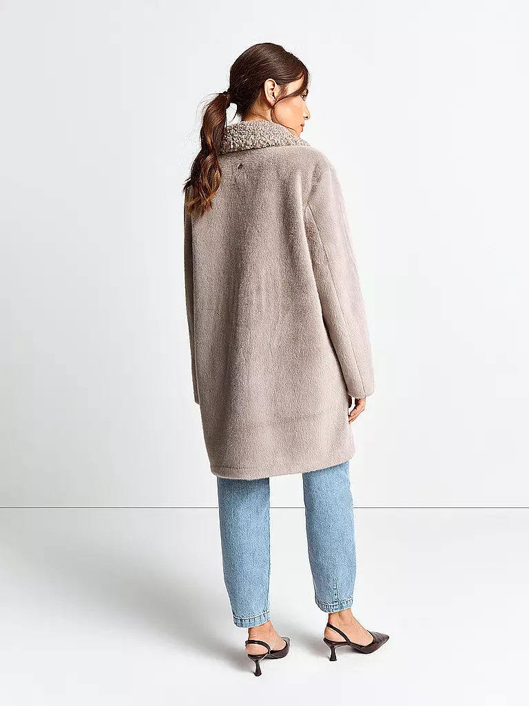 RICH & ROYAL | Mantel in Felloptik | Gris