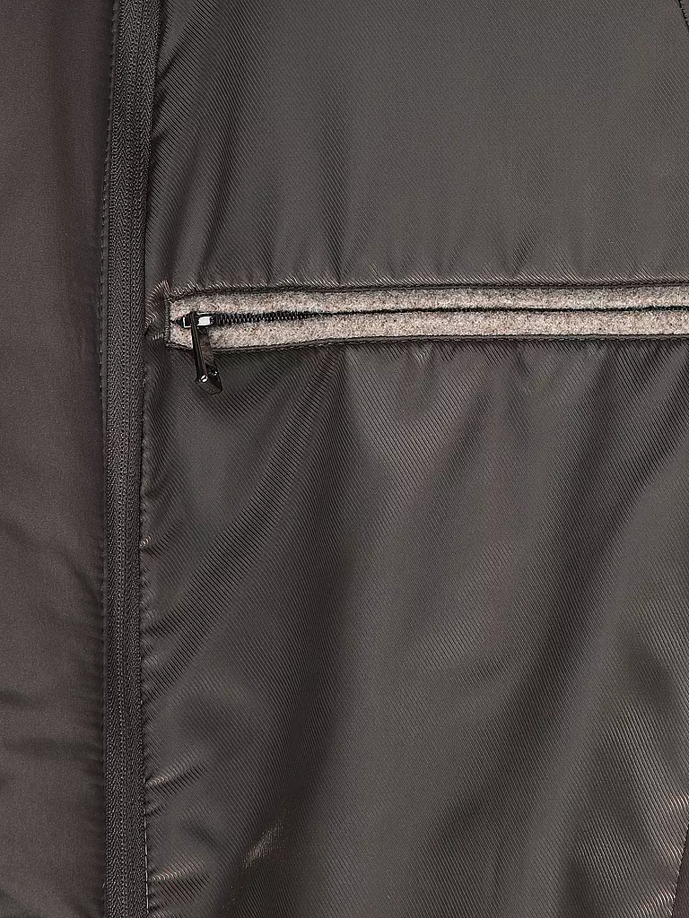 ROY ROBSON | Mantel | Camel