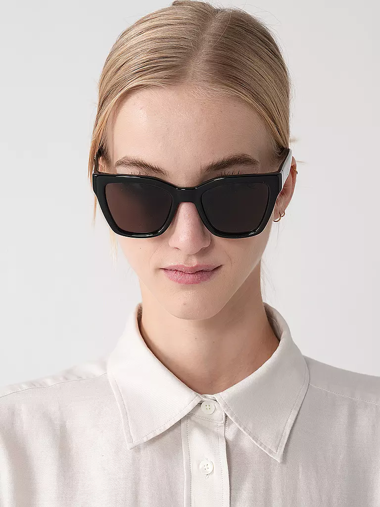 SAINT LAURENT | Gafas de sol SL641
Marca: SAINT LAURENT
Color: negro
Categorías: Moda, Mujer

Material: Plástico | Negro