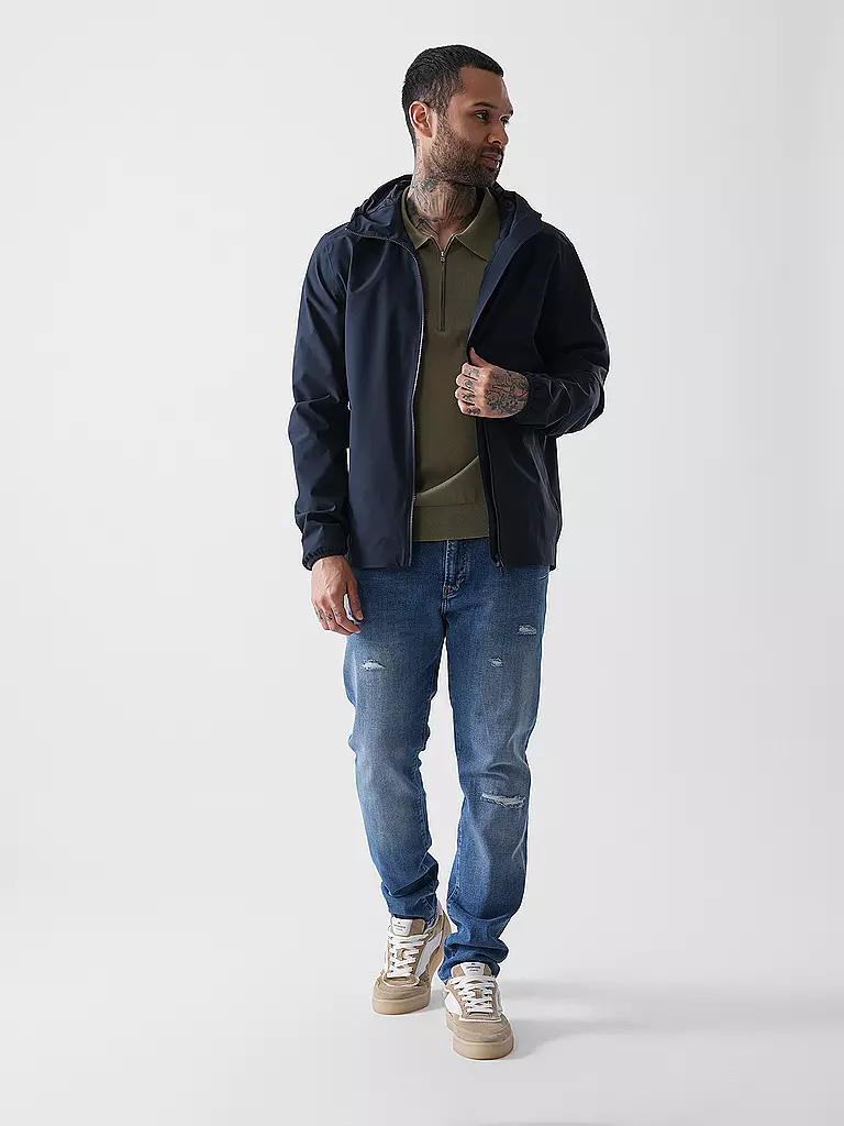SCANDINAVIAN EDITION | Cortavientos | Azul oscuro
