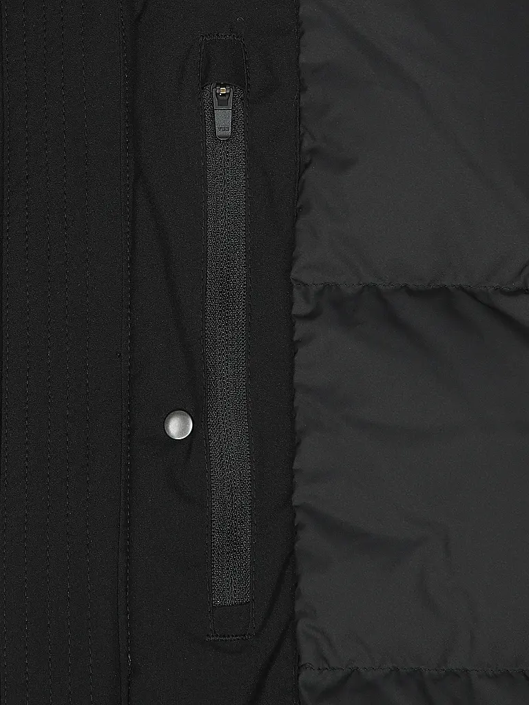 SCANDINAVIAN EDITION | Parka SHELTER III
Marca: SCANDINAVIAN EDITION
Color: negro
Categorías: Moda, Hombre

Largo de manga: Manga larga
Material: Poliéster / Poliamida, Plumón
Forma del cuello: Capucha
Diseño: Liso
Corte (Prenda exterior): Regular
Detalles: Bolsillos latera | 