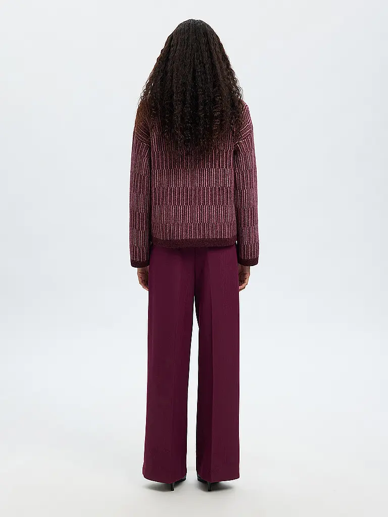 SELECTED FEMME | Cárdigan SLFALVA
Marca: SELECTED FEMME
Color: rojo oscuro
Categorías: Moda, Mujer
Largo de manga: Manga larga
Escote: Cuello en V
Material: Lana, Alpaca, Poliéster / Poliamida, Nailon, Elástico
Diseño: Liso
Corte (Prenda exterior): Suelto
Estilo: Pu |