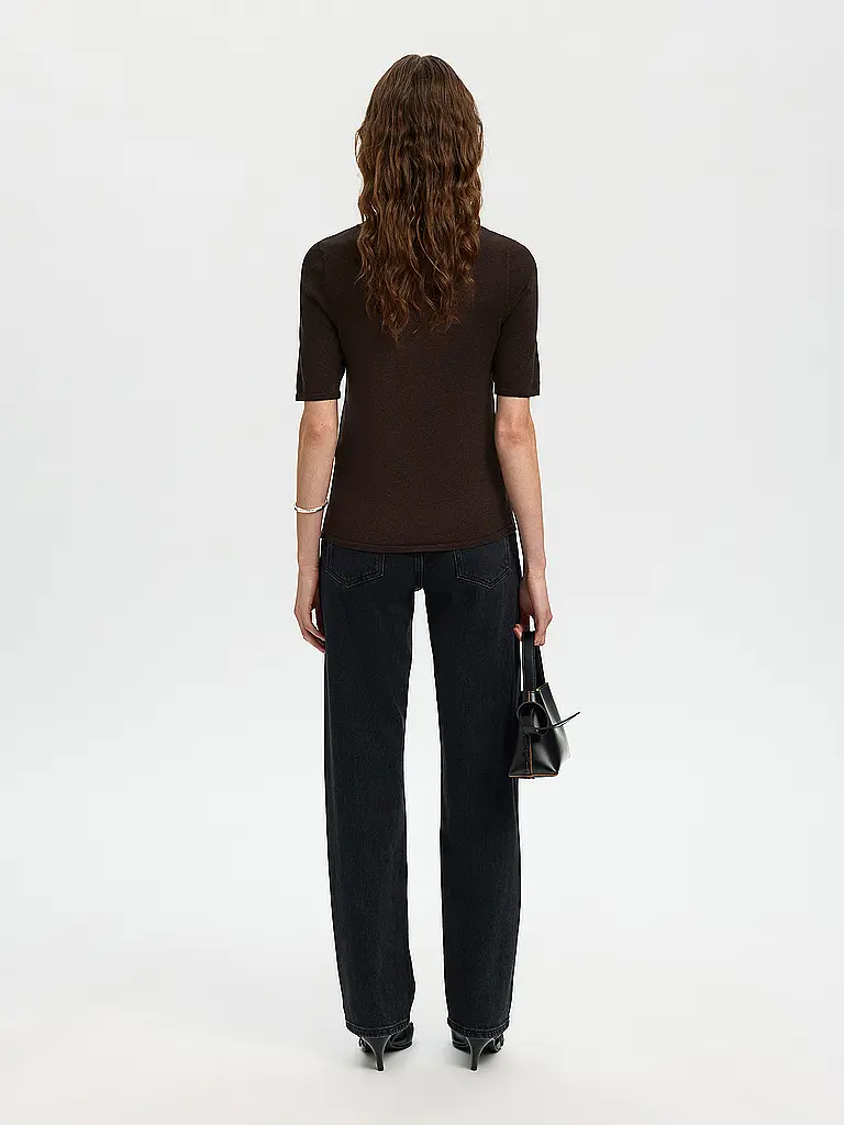 SELECTED FEMME | Pullover SLFLURA
Marca: SELECTED FEMME
Color: marrón
Categorías: Moda,Mujer
Largo de manga: Manga corta
Cuello: Cuello redondo
Material: Lyocell,Algodón,Metal,Lúrex,Nylon
Diseño: Liso
Corte (Prenda superior): Regular
Estilo: Pure
Detalles: Efecto br |