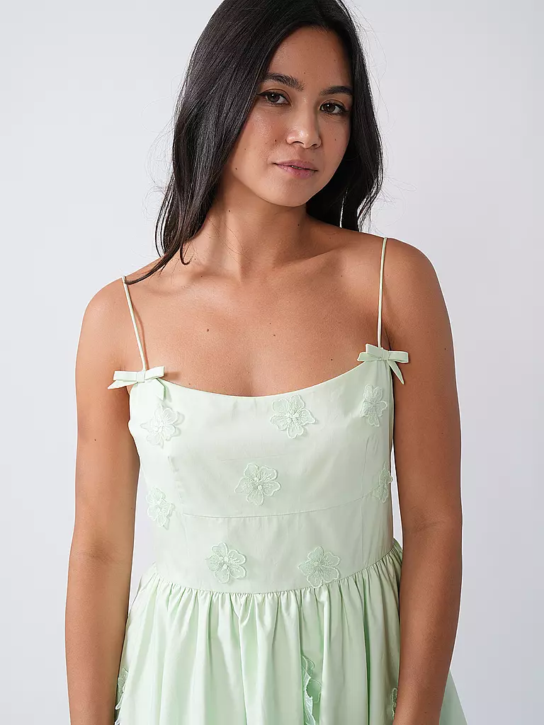 SELF-PORTRAIT | Midikleid | Verde claro