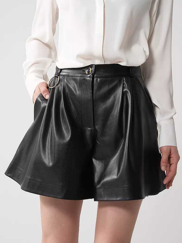 SILVIA SCHNEIDER | Shorts de efecto cuero | 