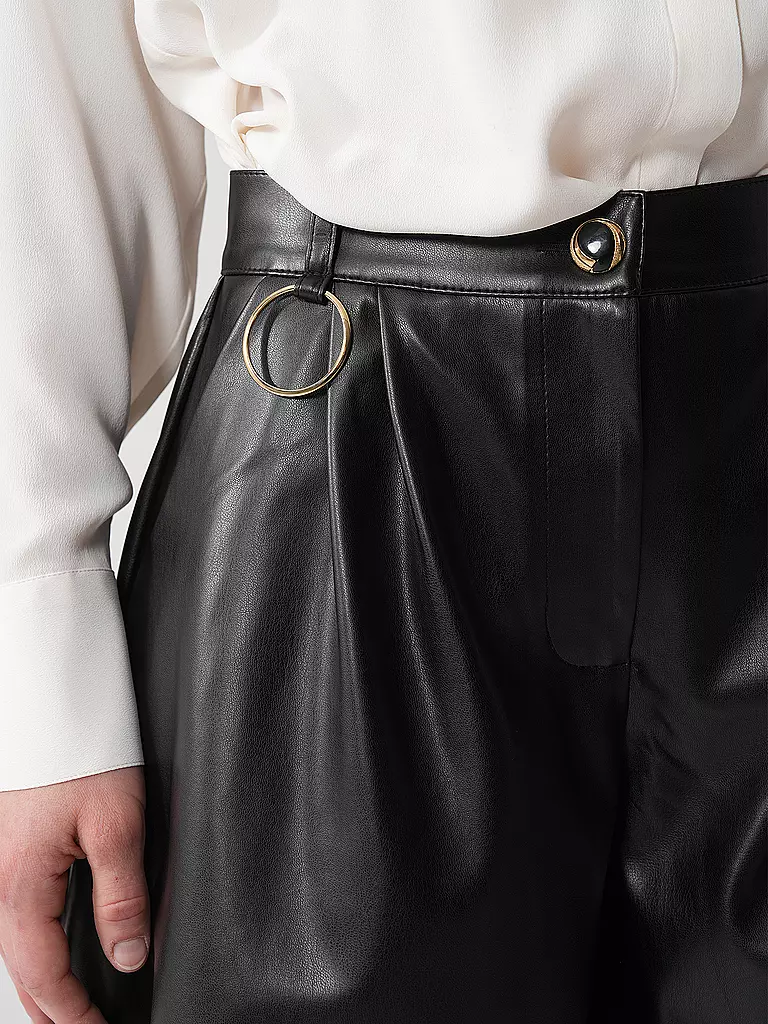 SILVIA SCHNEIDER | Shorts de efecto cuero | 