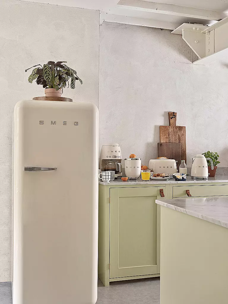 SMEG | Exprimidor de cítricos estilo retro años 50 color crema CJF01CREU | Crema