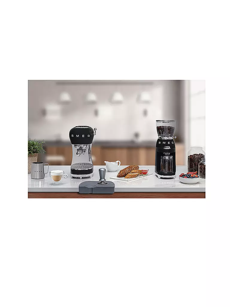 SMEG | Máquina de café espresso estilo retro años 50 negra ECF02BLEU | 