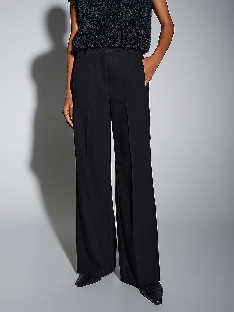 SOMEDAY | Produktname: Marlenehose CATSBY DELIGHT
Marke: SOMEDAY
Farbe: schwarz
Kategorien: Mode,Damen

Material: Polyester / Polyamid,Viskose ,Stretch
Musterung: Unifarben
Länge (Hosen/Jeans): Normale Länge
Stil: Pure
Bundhöhe: High Waist
Details: Eingrifftasch | 